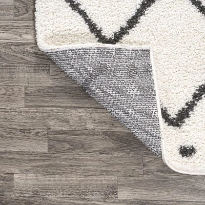 Cami Moroccan Style Diamond Shag Area Rug - JONATHAN Y 4 Cami Moroccan Style Diamond Shag Area Rug - JONATHAN Y - Image 4