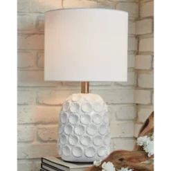 Moorbank Ceramic Table Lamp White - Signature Design By Ashley