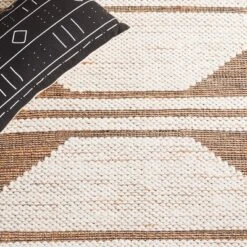 Natural Fiber NF225 Hand Woven Area Rug - Safavieh -Home Decor GUEST 7990cd7f 253d 4141 8d8a bd01bf33627f