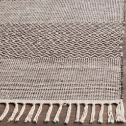 Aubry Woven And Flatweave Rug - Safavieh