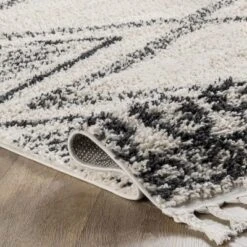 NuLOOM Cassia Moroccan Diamond Shaggy Tassel Area Rug -Home Decor GUEST e75c9946 04a4 4cae 838a 2ac00c8631be